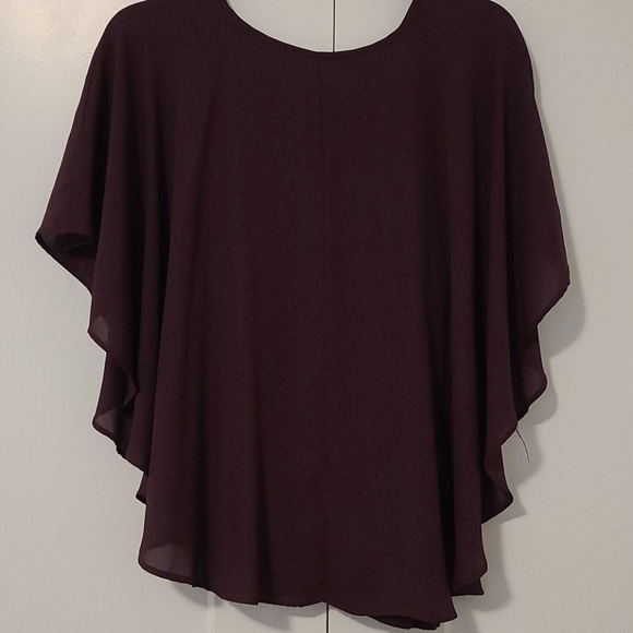 Short Sleeved Poncho Style Blouse - Picture 4 of 4